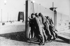 Bild 146-1985-038-03